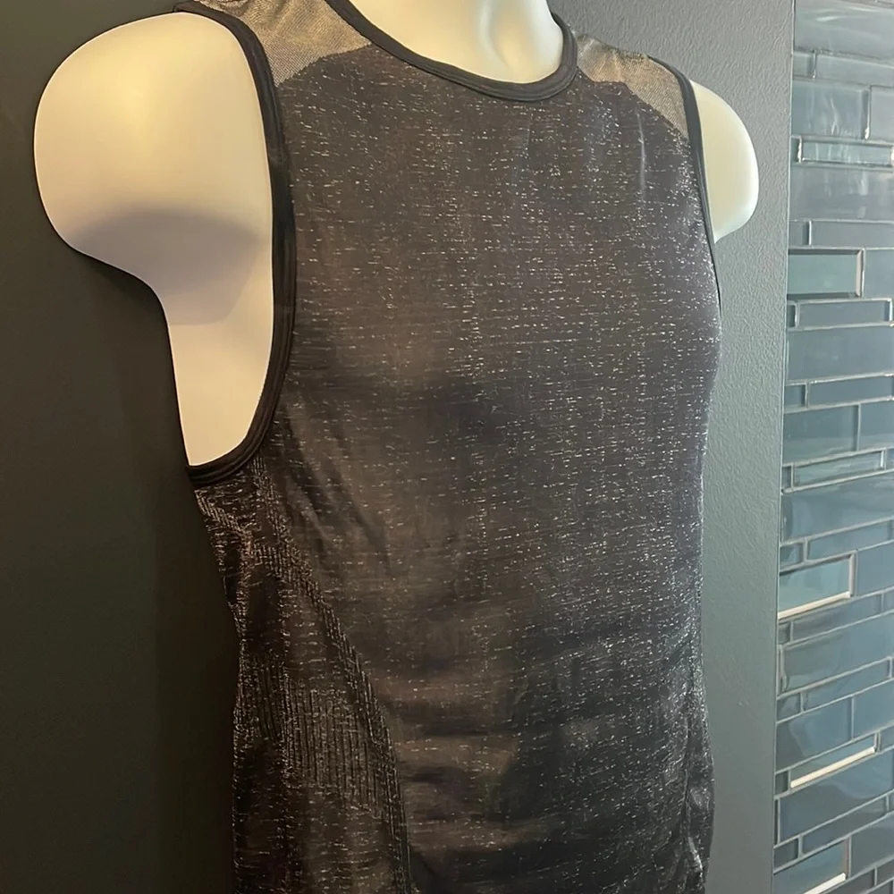 ATHLETA Top. Size X-Small - Picture 2 of 8